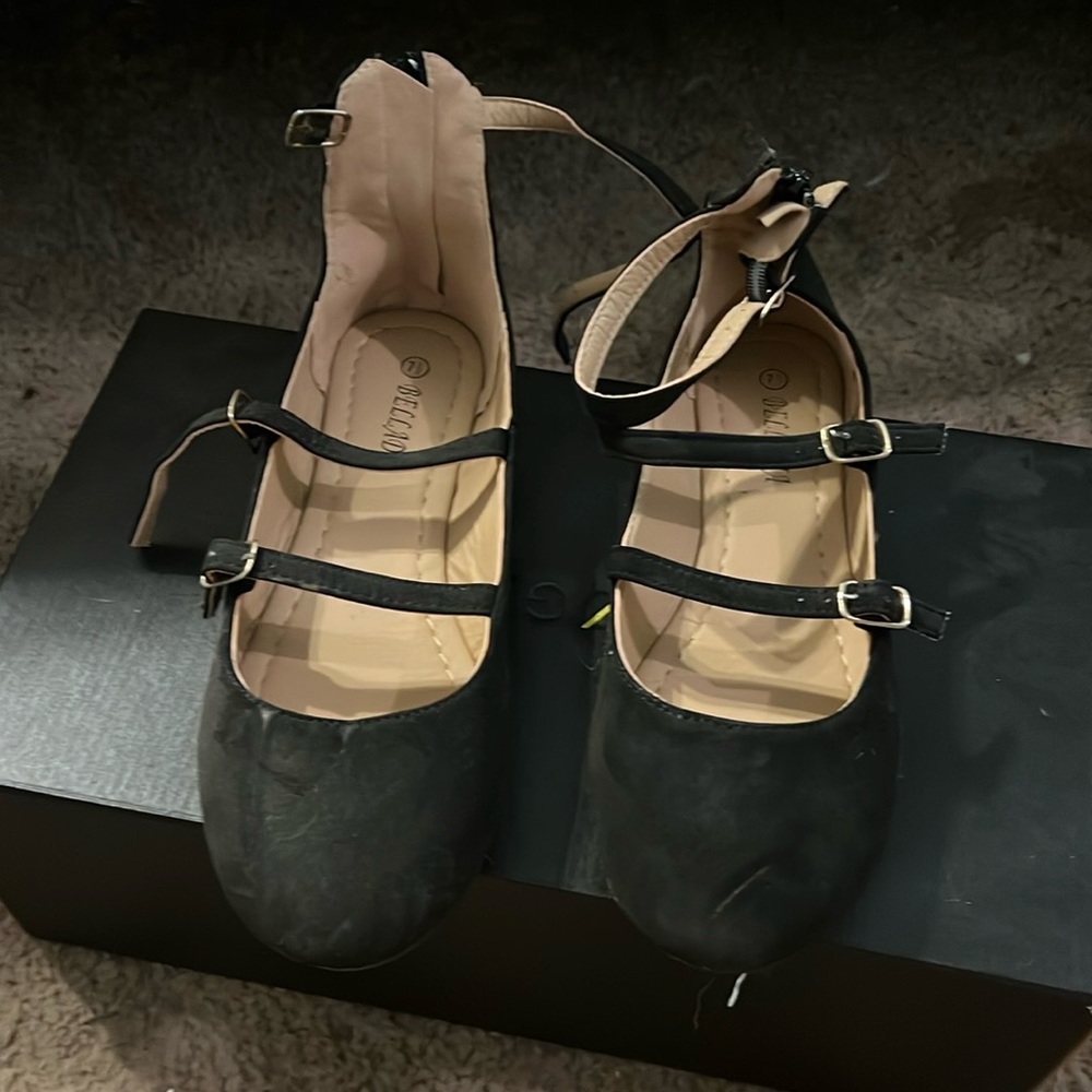 Belladia black flats